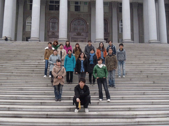 会计1班用“心”型诠释着“无私奉献,让爱传递下去”