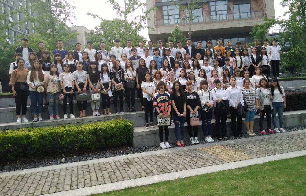 14级实习生入职合影