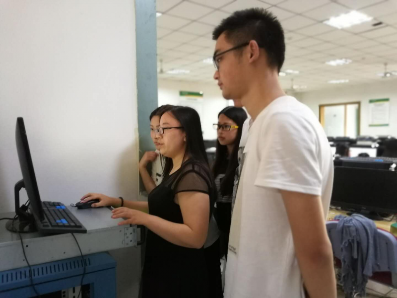 ѧ���ڻ����μ���ѵ