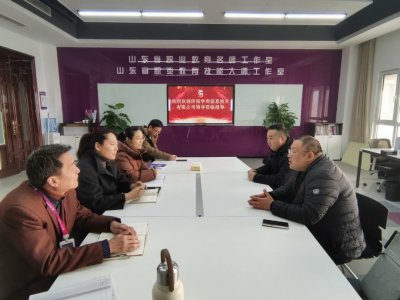 ������ںϣ������ƾ�Ӣ�� ��