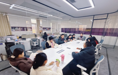 ���̴�ýѧԺ�ٿ�����ͨ�ߵ�ѧУ